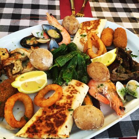 Mis Cuates Catina Mexicana